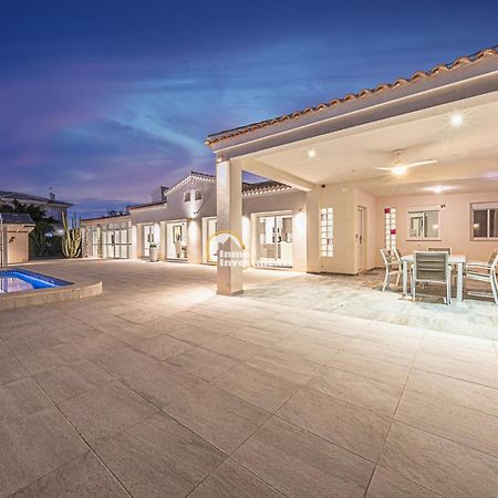 Villa Pyeranch Τορεβιέχα Εξωτερικό φωτογραφία