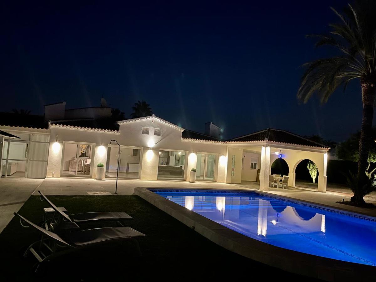 Villa Pyeranch Τορεβιέχα Εξωτερικό φωτογραφία